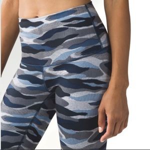 Lululemon Wunder Under Blue Camo Pant, 10